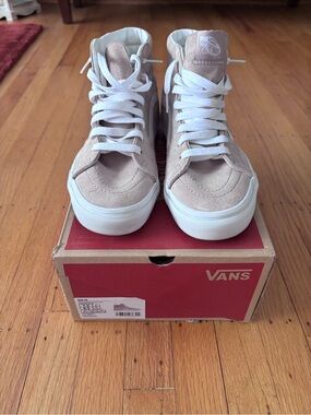 Vans Unisex High-Top Sneakers in Light Beige and White